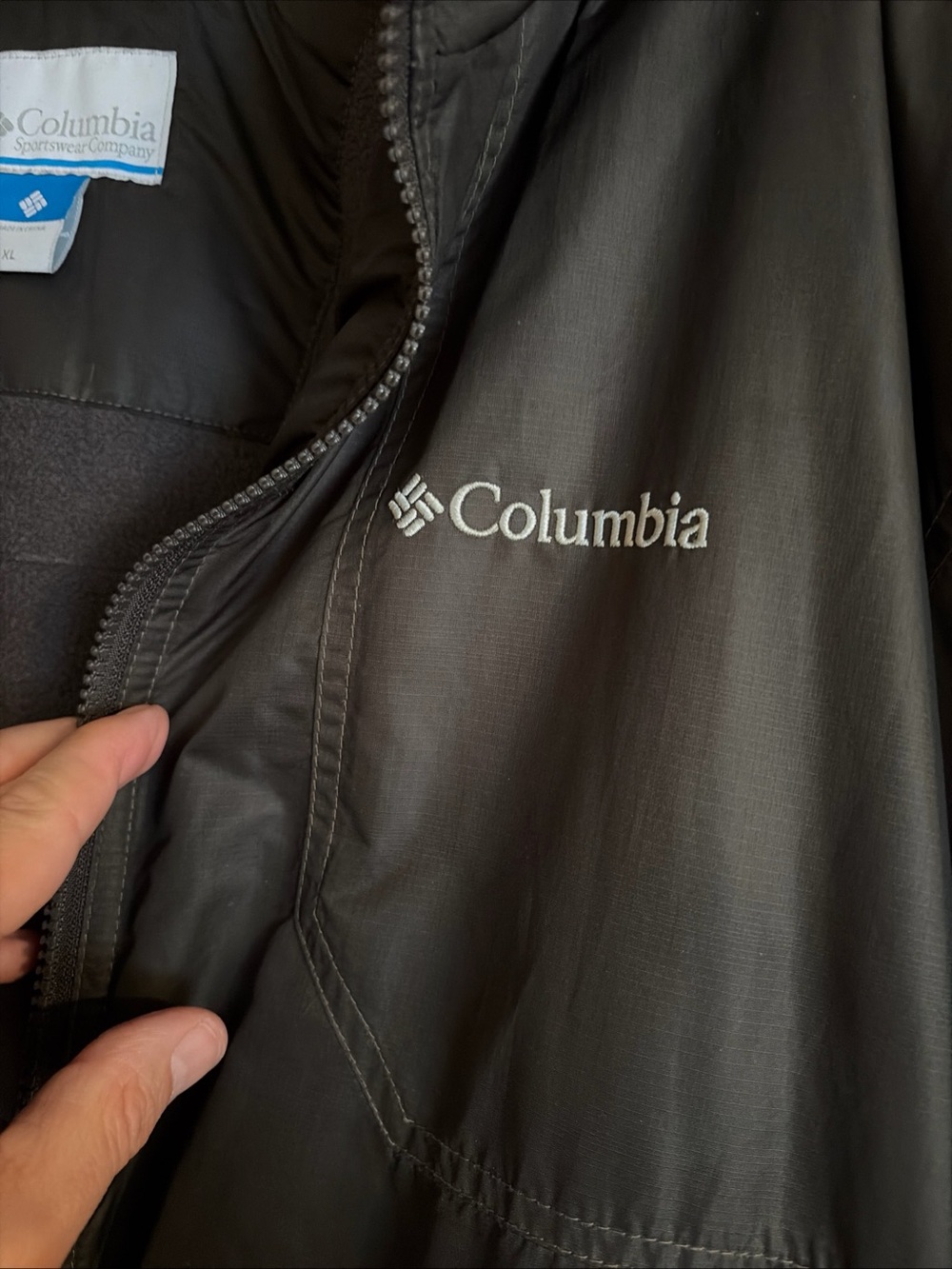 Columbia Men's Performance Jacket - Picture 6 of 7